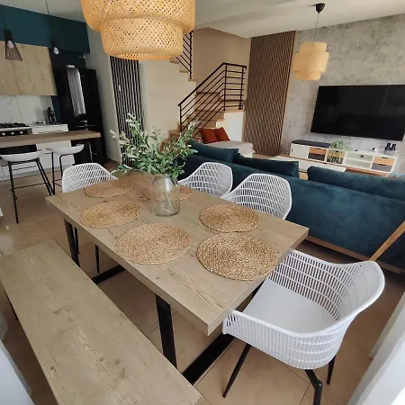 My Mythical Pearl Vilă *