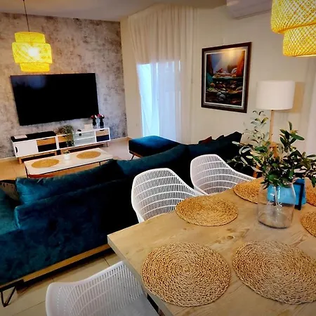 My Mythical Pearl Vilă *